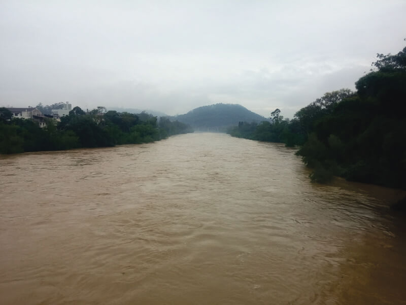 rio itajai ponte sta catarina 10 10 2015