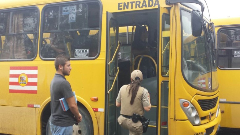 apreensão onibus 3