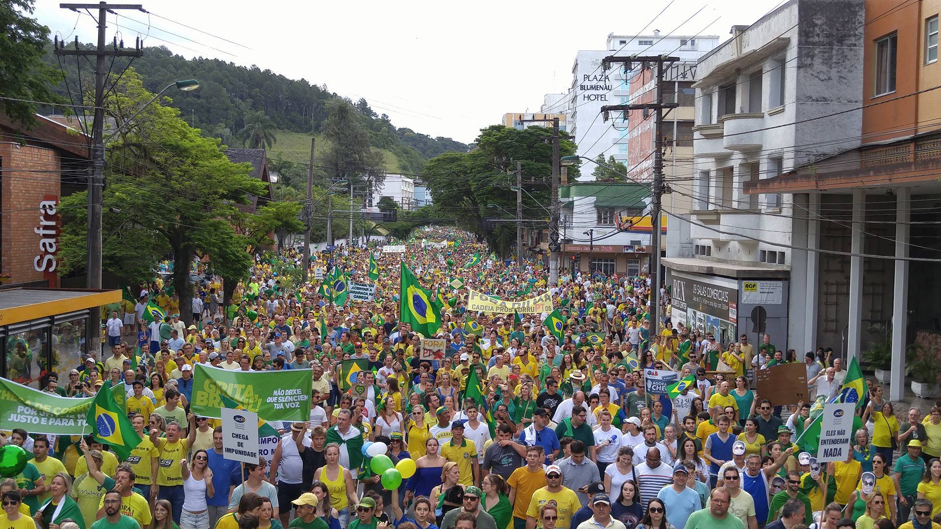 manifestacao blumenau 14