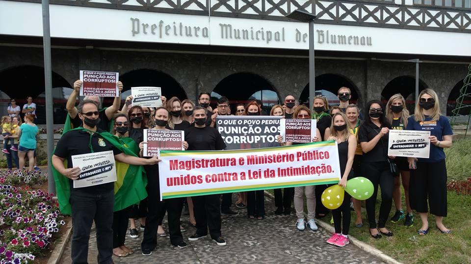 protesto-blu-justica-e-mp