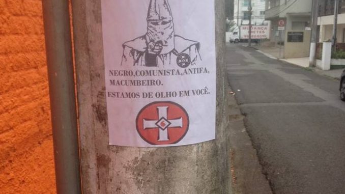 cartaz racista