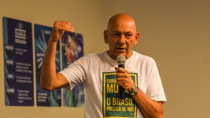 Luciano Hang coletiva 2