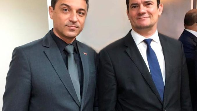 carlos moises e moro