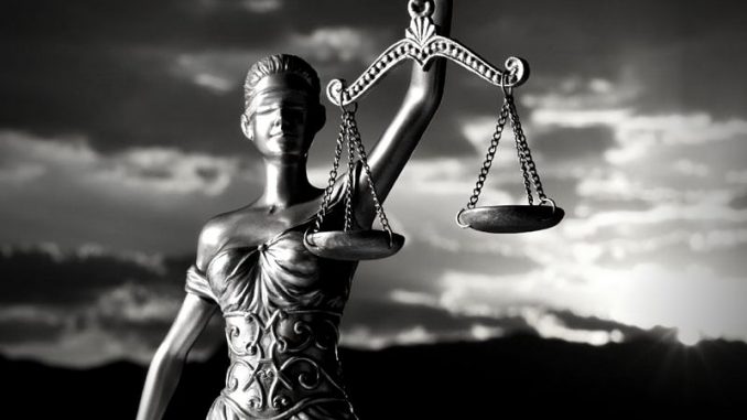 têmis opinião justiça