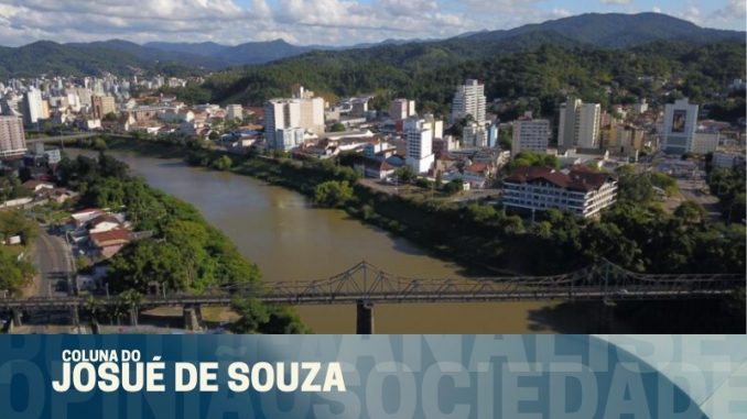 coluna-do-josue-de-souza-blumenau-economia-politica