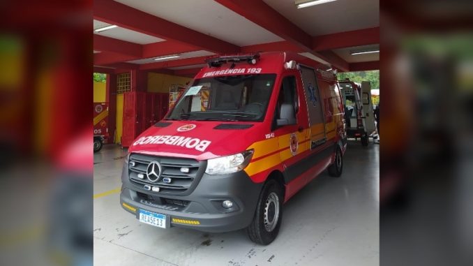 corpo-de-bombeiros-ambulancia