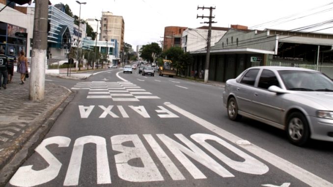 transito-corredores-transporte-escolar-lei