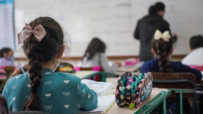 escola-aluno-santa-catarina-educacao