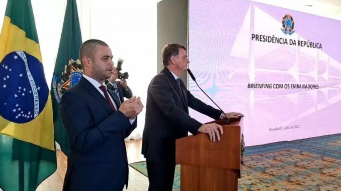 bolsonaro-embaixadores-urnas