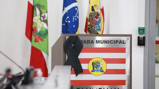 Camara_Blumenau_Luto
