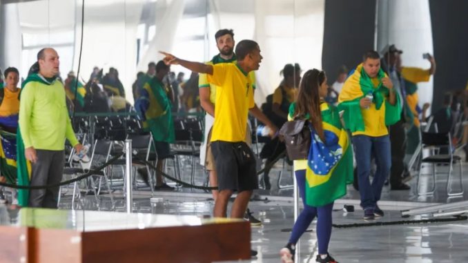atos-golpistas-8-de-janeiro