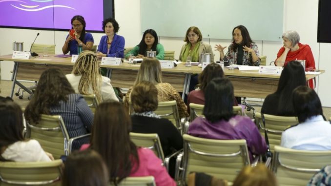 a-cada-quatro-horas-uma-mulher-sofre-violencia