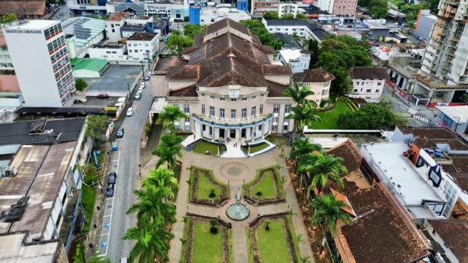 Praça Teatro Carlos Gomes