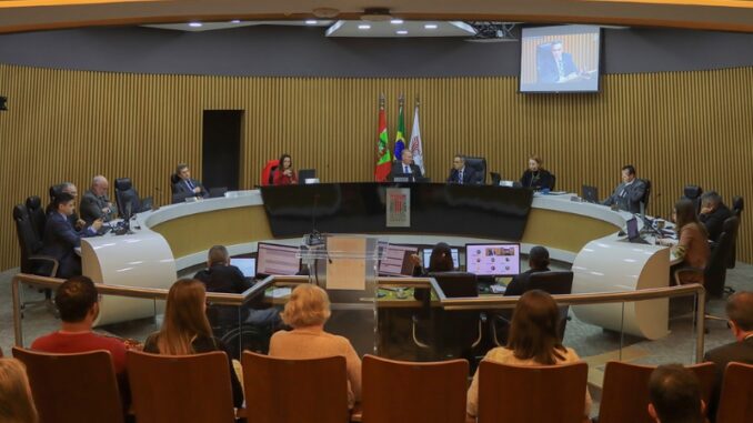 tce-universidade-gratuita