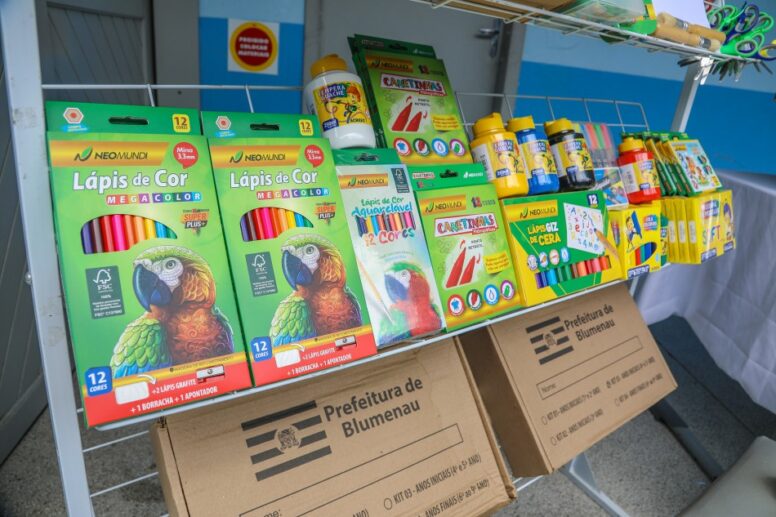 Prefeitura confirma entrega de uniforme e material escolar para 2026 e ...